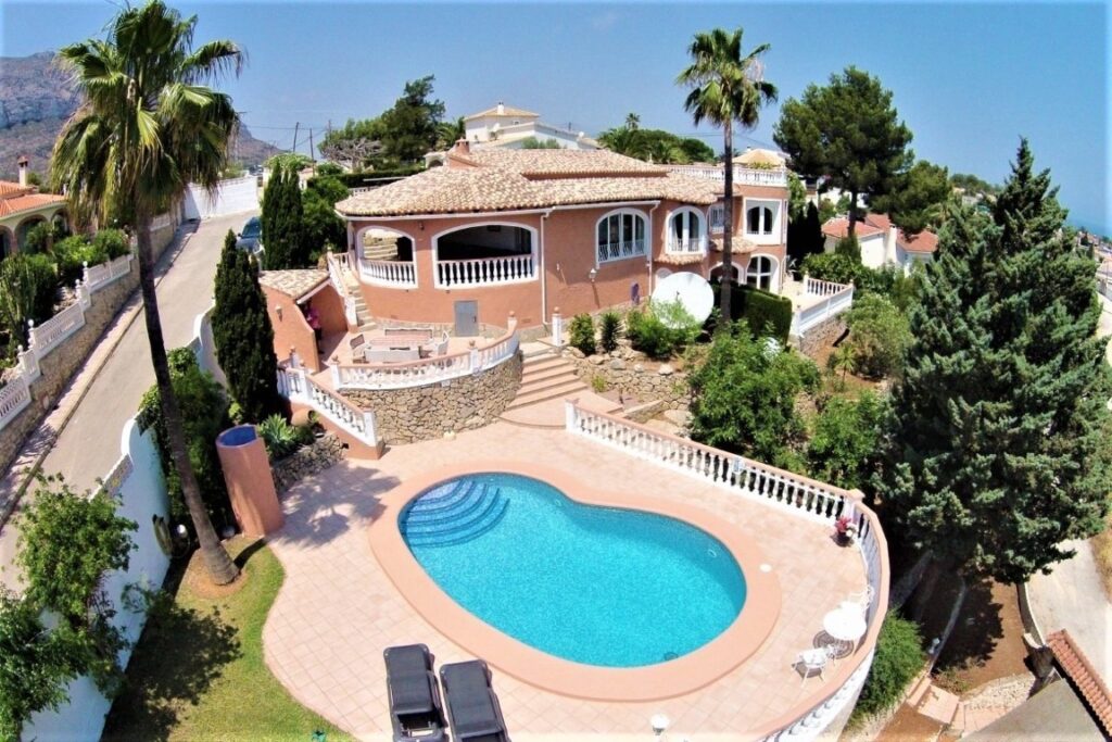 C3XY6407DEN Prachtige traditionele Spaanse villa met zeezicht te koop in Denia